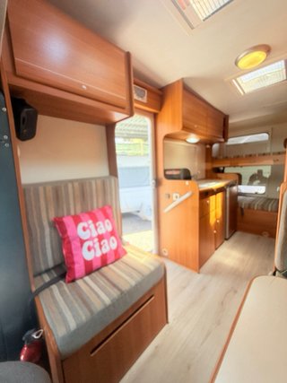 Autocaravana 5m con garaje