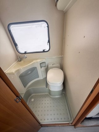 Autocaravana 5m con garaje