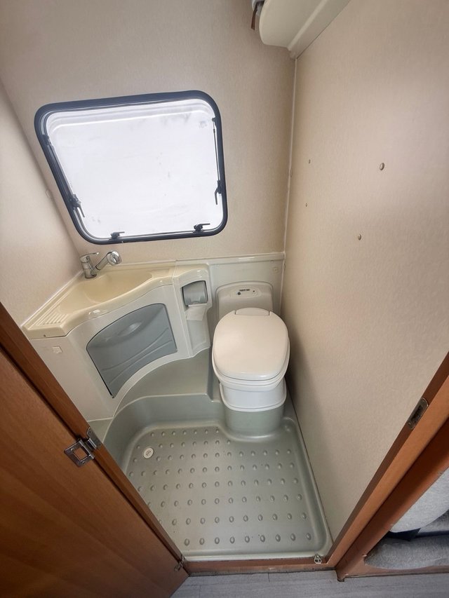 Autocaravana 5m con garaje