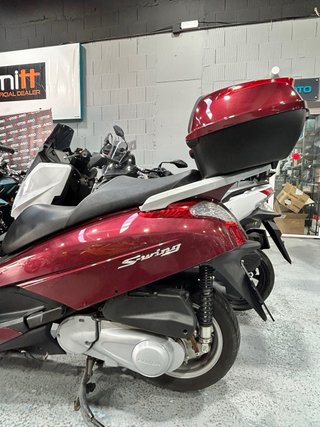 Honda S-Wing 125 Rojo