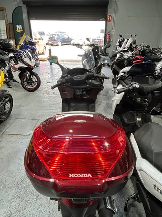 Honda S-Wing 125 Rojo