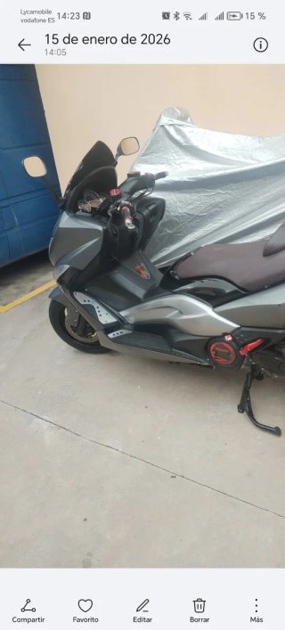 Yamaha TMAX 500 con Akrapovič y variador