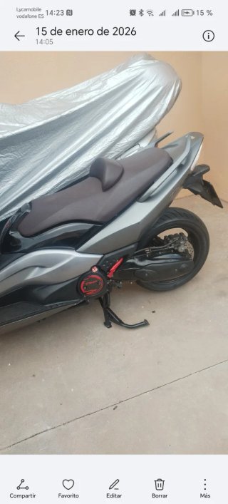 Yamaha TMAX 500 con Akrapovič y variador