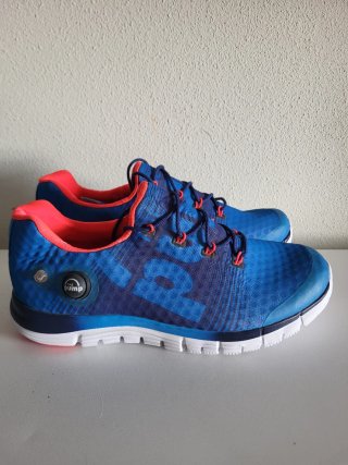 Zapatillas Reebok Azules y Rojas