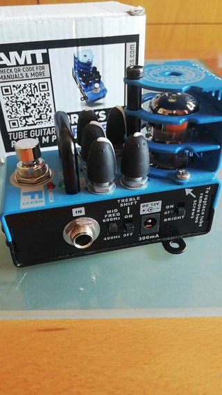AMT BRICKS  preamplificador guitarra
