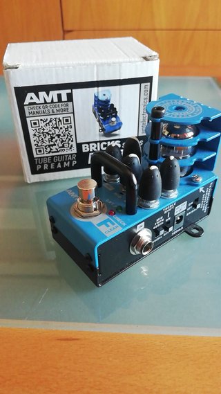 AMT BRICKS  preamplificador guitarra