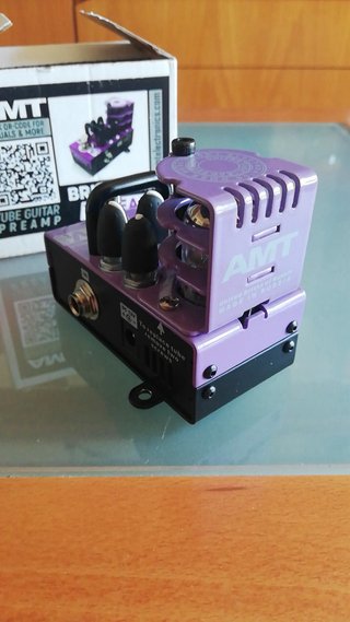 AMT BRICKS  preamplificador guitarra