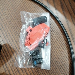 Freno delantero Shimano XT M8100