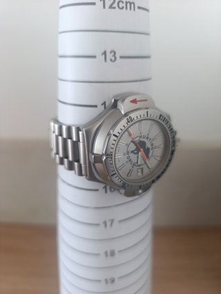Reloj Hunting World con Brújula