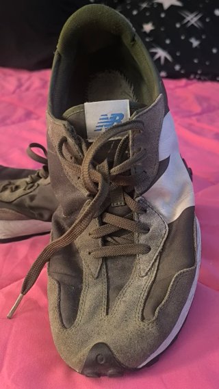 Zapatillas New Balance grises y blancas