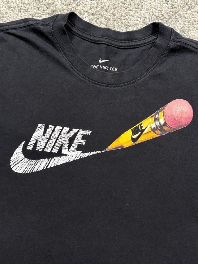 Nike The Tee graphic negra L