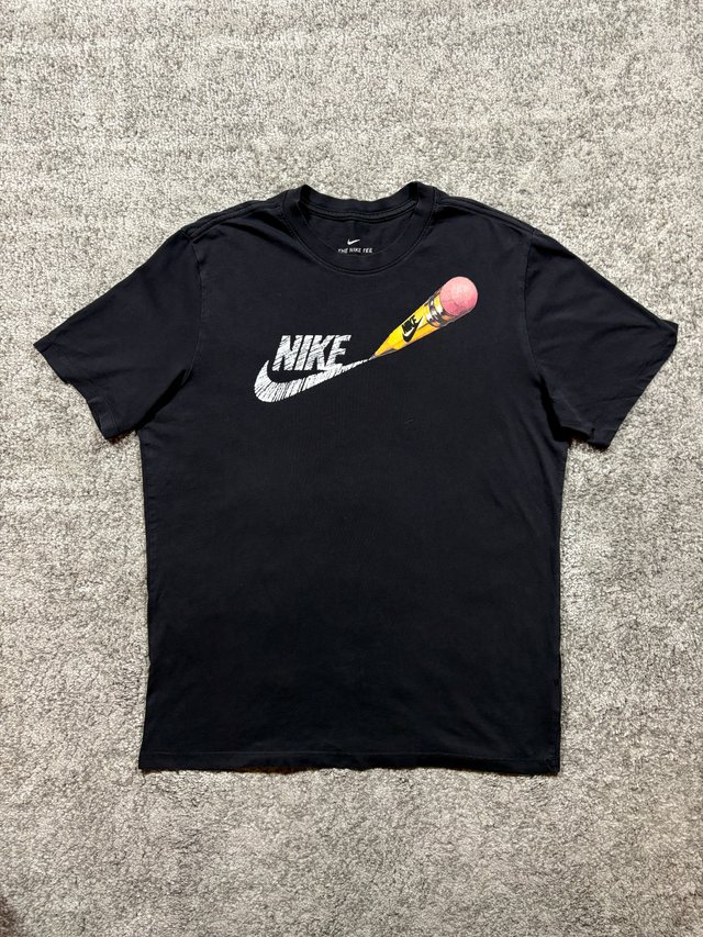 Nike The Tee graphic negra L