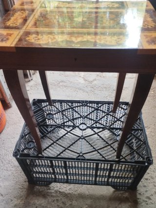 Mesa costurero o joyero de madera con musica
