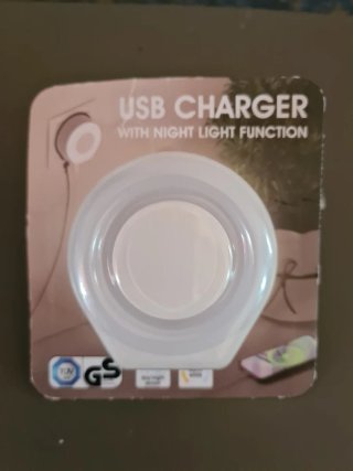 Cargador USB con Luz Nocturna