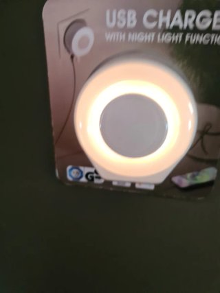 Cargador USB con Luz Nocturna