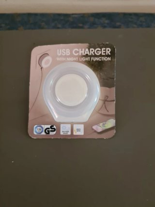 Cargador USB con Luz Nocturna