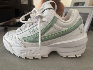 Zapatillas Fila Blancas y Verdes