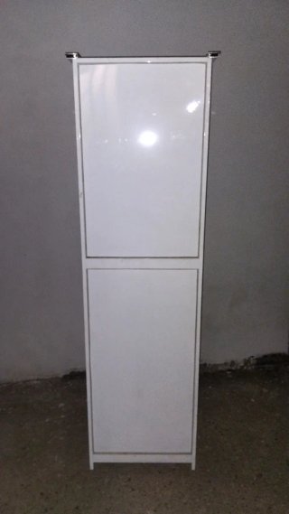Mueble metálico alto