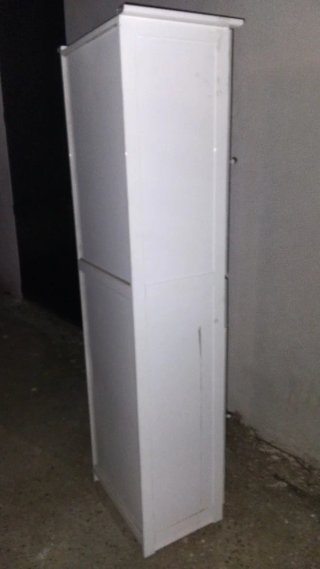 Mueble metálico alto