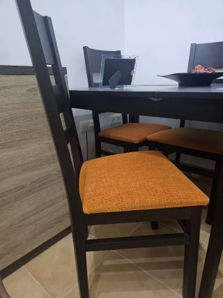 Mesa y 4 Sillas Comedor/Salón