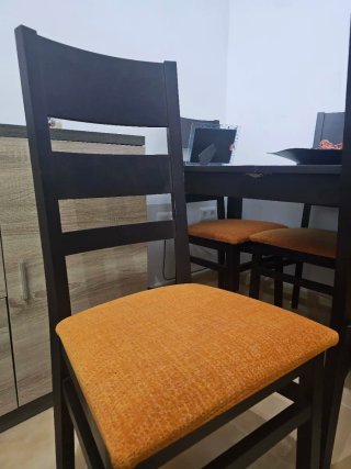Mesa y 4 Sillas Comedor/Salón