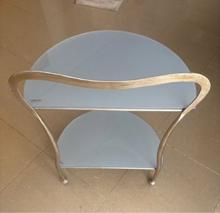 Mesita diseño plata y metal