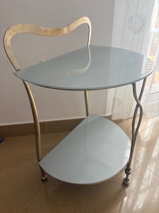 Mesita diseño plata y metal