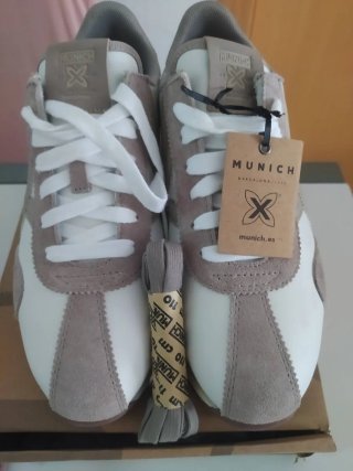 Zapatillas Munich Beige y Blancas
