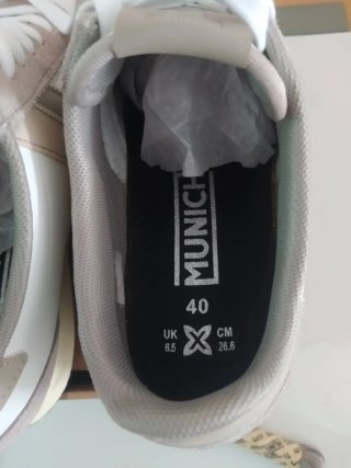 Zapatillas Munich Beige y Blancas