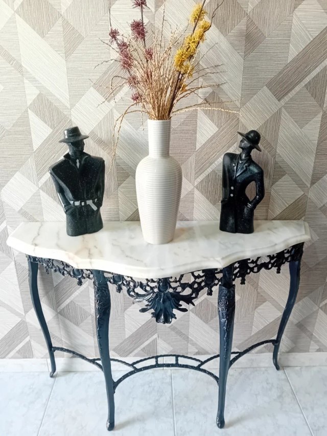 Mueble aparador  recibidor antiguohierro y mármol