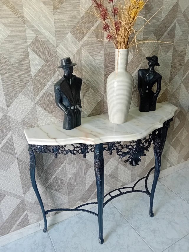Mueble aparador  recibidor antiguohierro y mármol