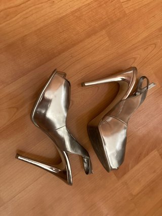 Zapatos de tacón Guess plateados talla 37