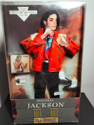 Muñeco Michael Jackson Black or White + Ropa
