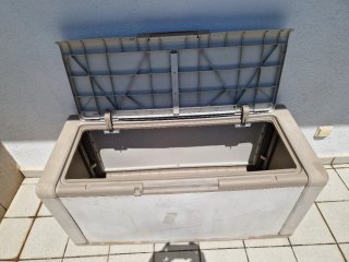 Baúl de almacenamiento de plástico beige