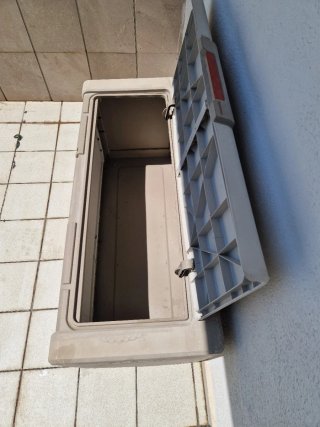 Baúl de almacenamiento de plástico beige