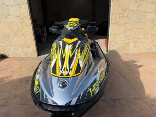 Moto de agua Sea-Doo Plata y Amarilla