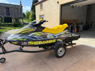 Moto de agua Sea-Doo Plata y Amarilla