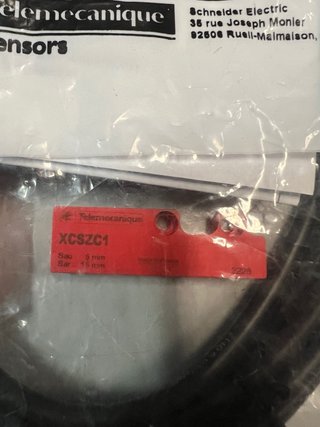 Interruttore sicurezza Telemecanique XCSDMC nuovo