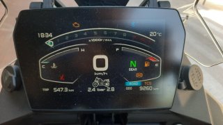 Voge 900 DSX Negra y Dorada