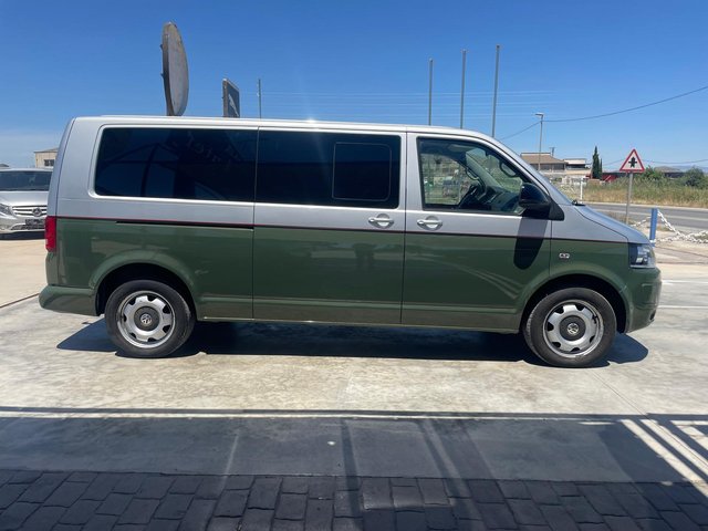 Volkswagen Caravelle 2011 - 9 PLAZAS -