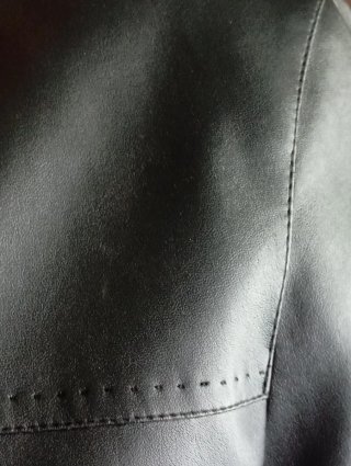 Chaqueta de cuero negra