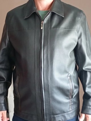 Chaqueta de cuero negra