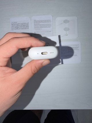 Airpods 4 ANC Apple Bianche