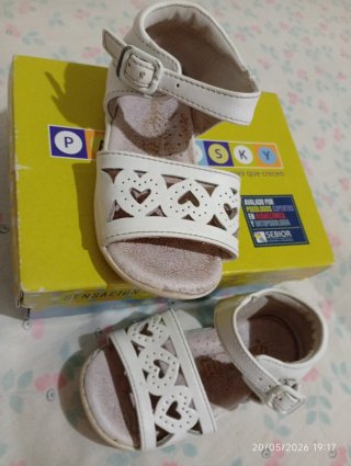 Sandalias para niña blancas talla 22
