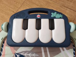 Alfombra de juego para bebé con piano