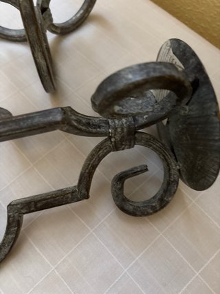 Set di due candelabri in ferro battuto da 23 cm