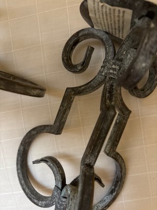 Set di due candelabri in ferro battuto da 23 cm
