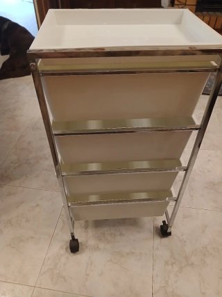 Cajonera con ruedas metal y plástico