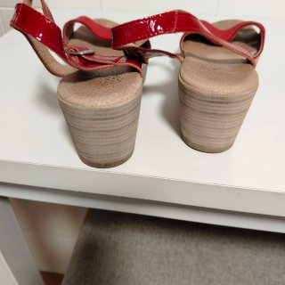 Sandalias rojas para mujer