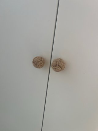 Armario blanco de madera nuevo
